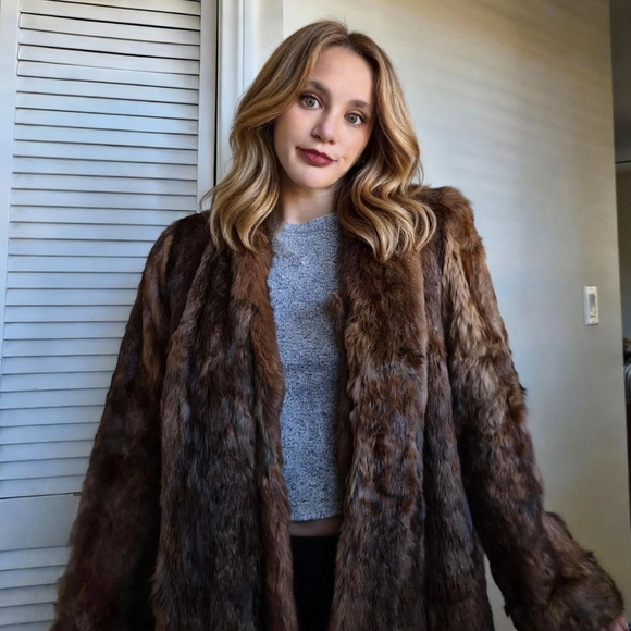 Luxurious Brown Faux Fur Coat - Picture 13 of 13